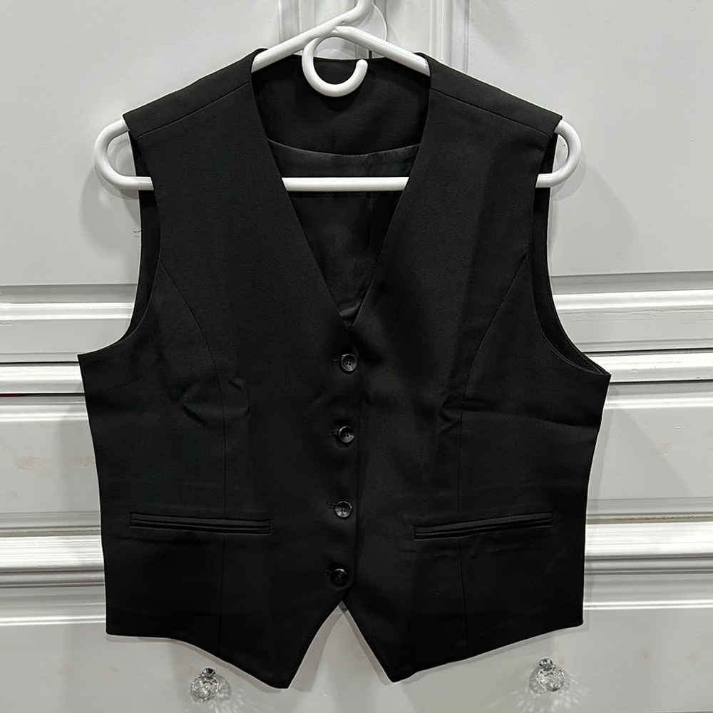 Black vest size Large